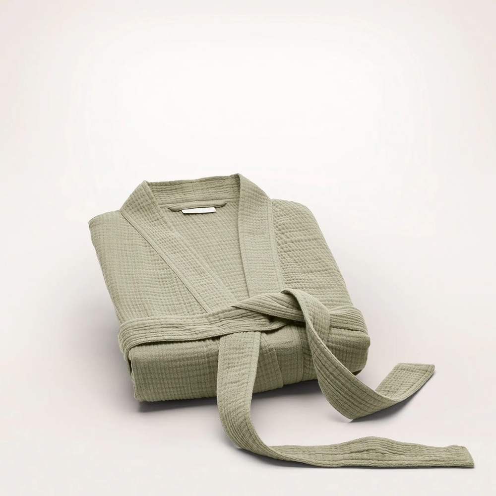 Boll & Branch Dream Robe - Picture 2 of 5